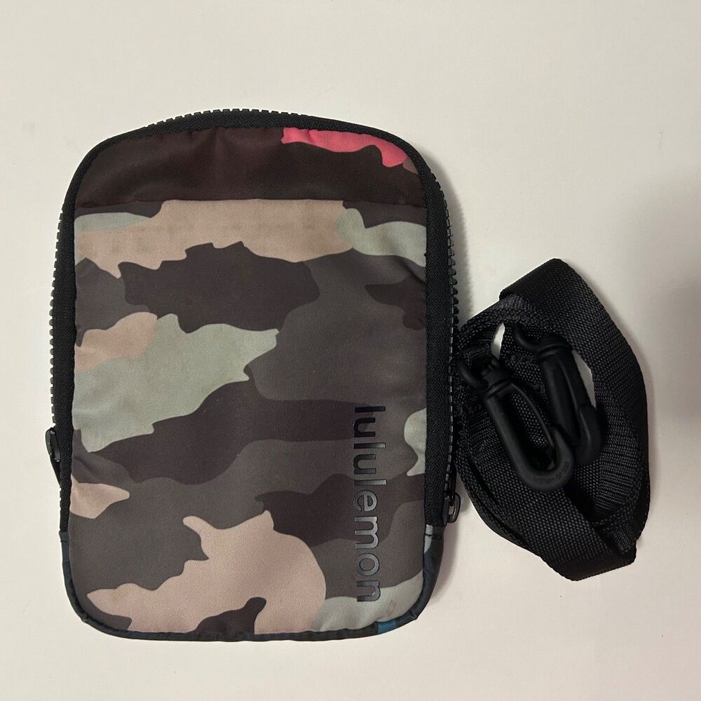 Lululemon Easy Access Crossbody Bag Camo Festival Pouch Phone Travel Organizer